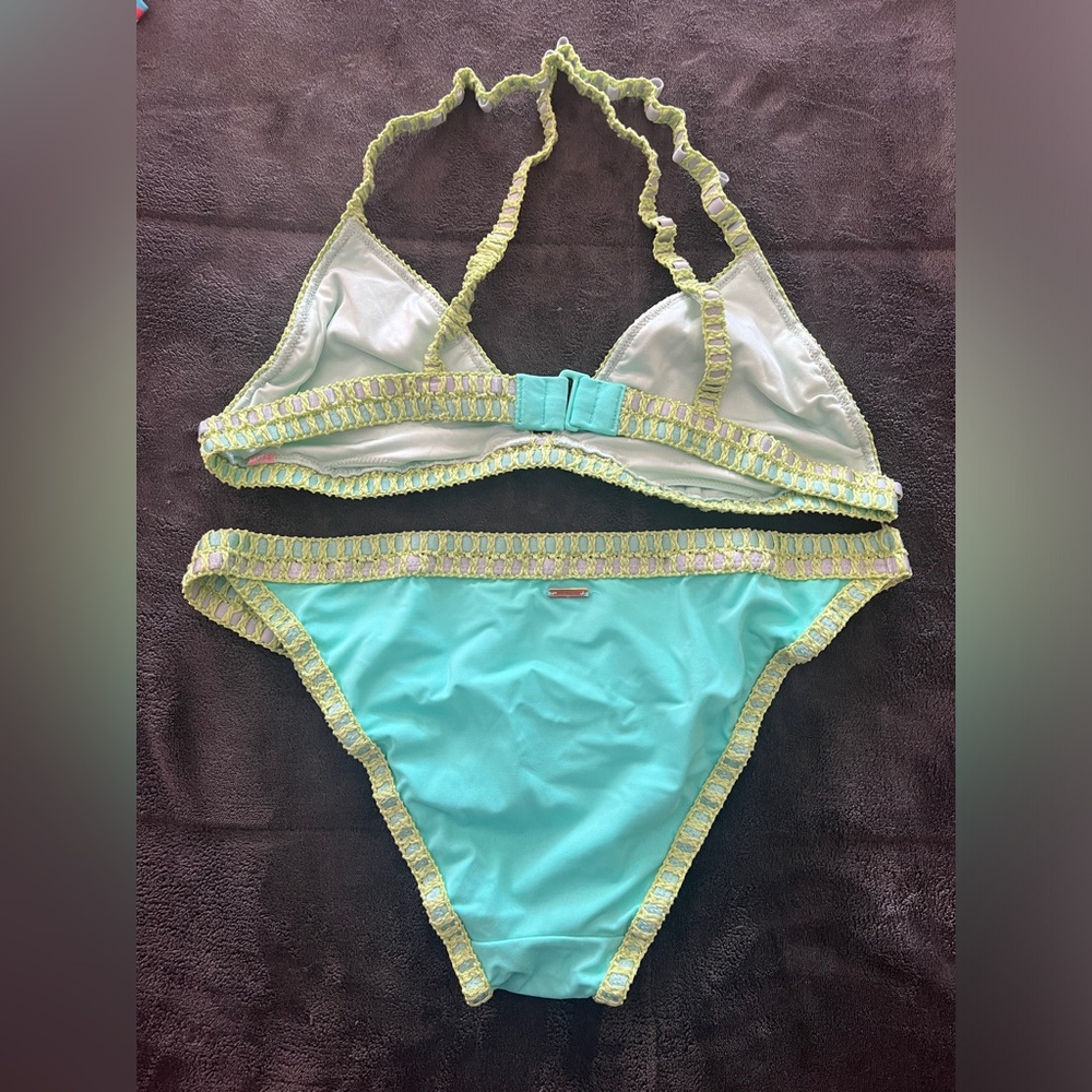 Victoria’s Secret Bikini Set Top MD bottom LG - Picture 3 of 3